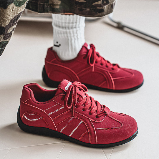 Herren retro-inspirierte Low-Top Freizeit-Sneaker mit Wildlederoptik, gepolstertem Knöchelkragen und griffiger Gummilaufsohle EB