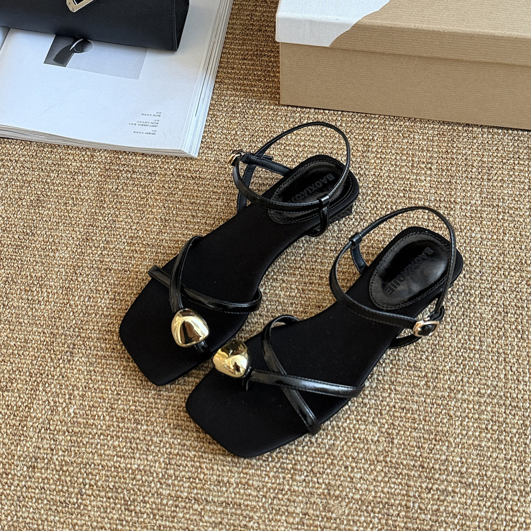 Damen Elegante Sandalen mit verstellbaren Riemen und glänzenden Akzenten EB