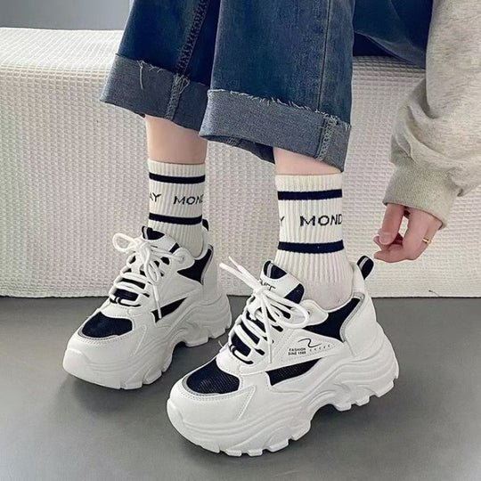 Damen Sportliche Sneakers mit atmungsaktiver Netzstruktur und dämpfender Sohle EB