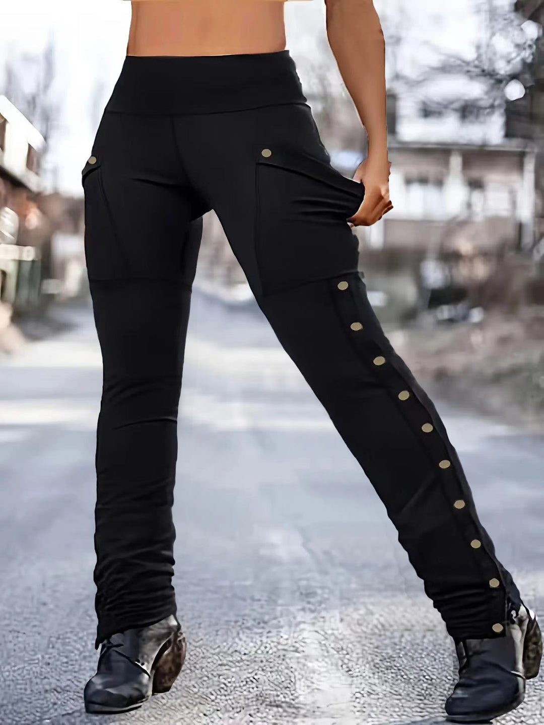 Damen Sportliche Freizeithose mit praktischen Cargo-Taschen und Knopfdetails EB