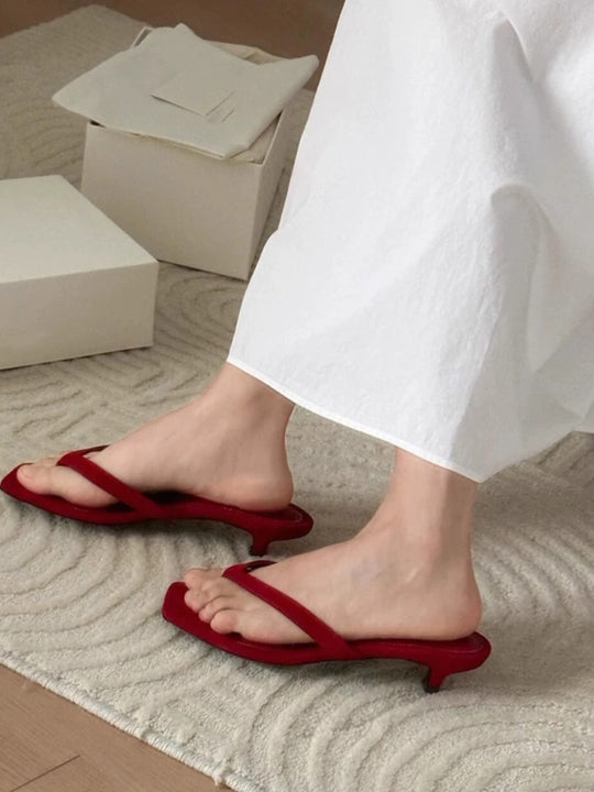 Damen elegante Strandsandalen mit schmalen Riemen von EB