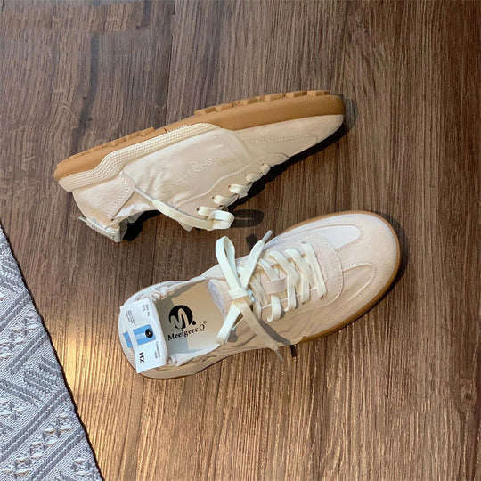 Damen Sportliche Sneaker mit atmungsaktiven Einsätzen und rutschfester Sohle EB