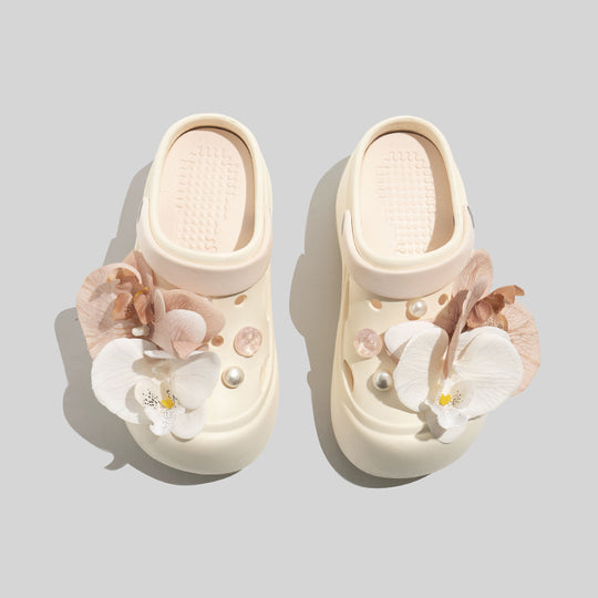 Damen Modische Clogs mit floralen Akzenten und eleganten Details EB