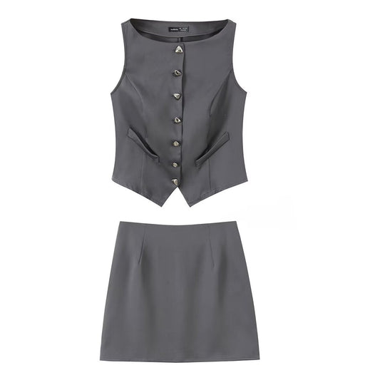 Damen-Set aus tailliertem Weste und kurzem Rock mit eleganten Knopfdetails EB