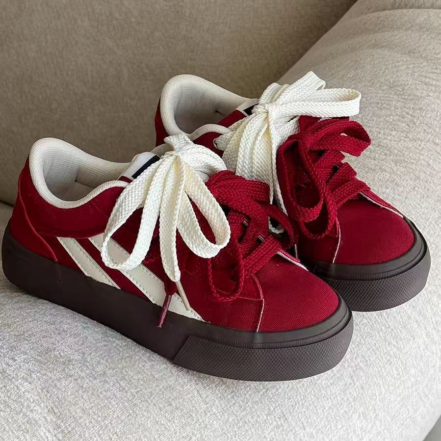 Damen Sportliche Sneakers mit klassischem Design und atmungsaktiver Oberflächenstruktur EB