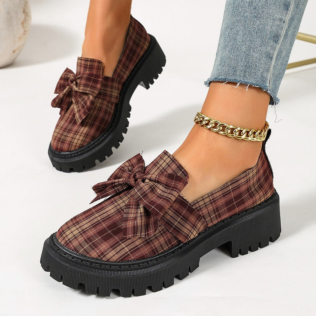Damen Komfortable Slip-On Loafers mit dekorativer Schleifenapplikation und robustem Profil EB
