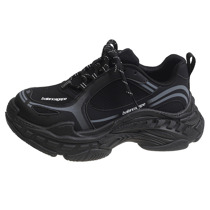Damen Sportliche Trail Sneakers mit atmungsaktivem Mesh-Obermaterial und robustem Sohlenprofil EB