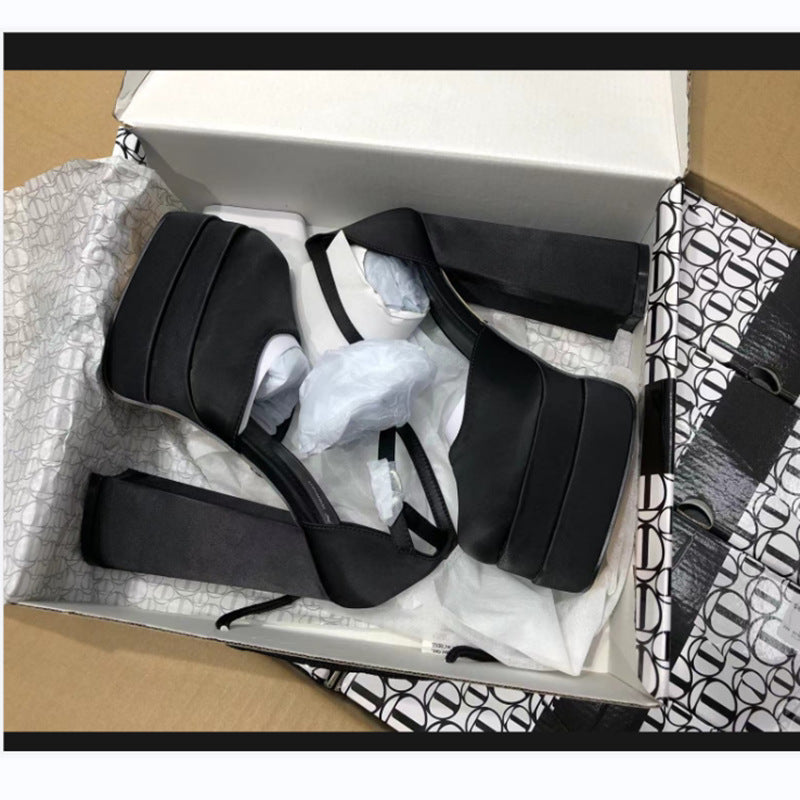 Damen Plateau-Pumps mit Strassverzierung EB