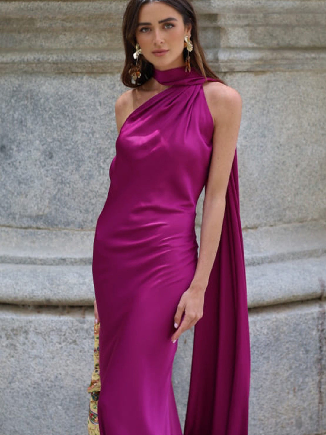 Damen Elegantes Abendkleid mit fließendem Design und schulterfreier Kapuze EB