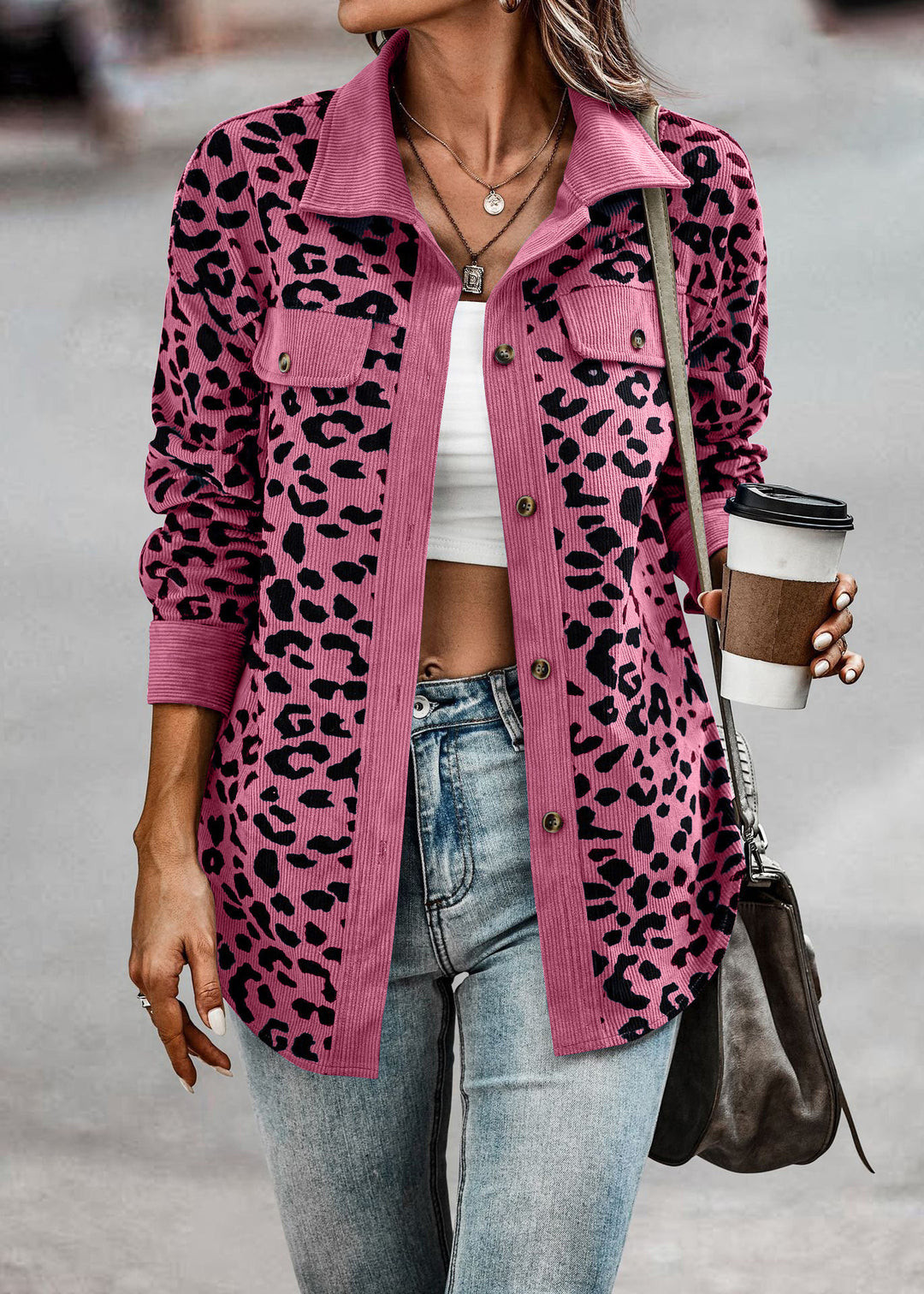 Damen Jacke im Leopardenmuster mit strukturiertem Stoff und praktischen Taschen EB