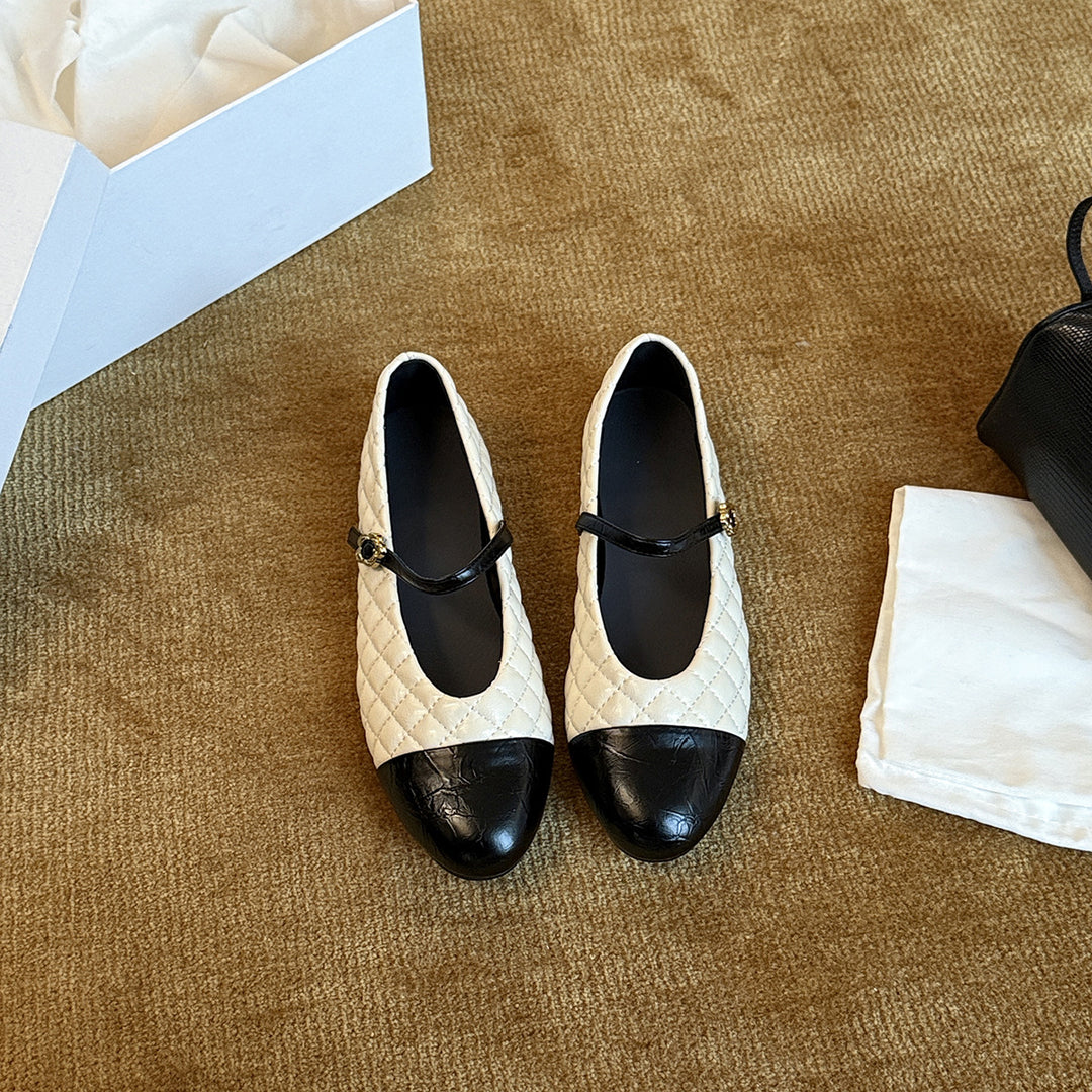 Damen Ballerinas mit elegantem Riemchen und modernem Steppmuster EB