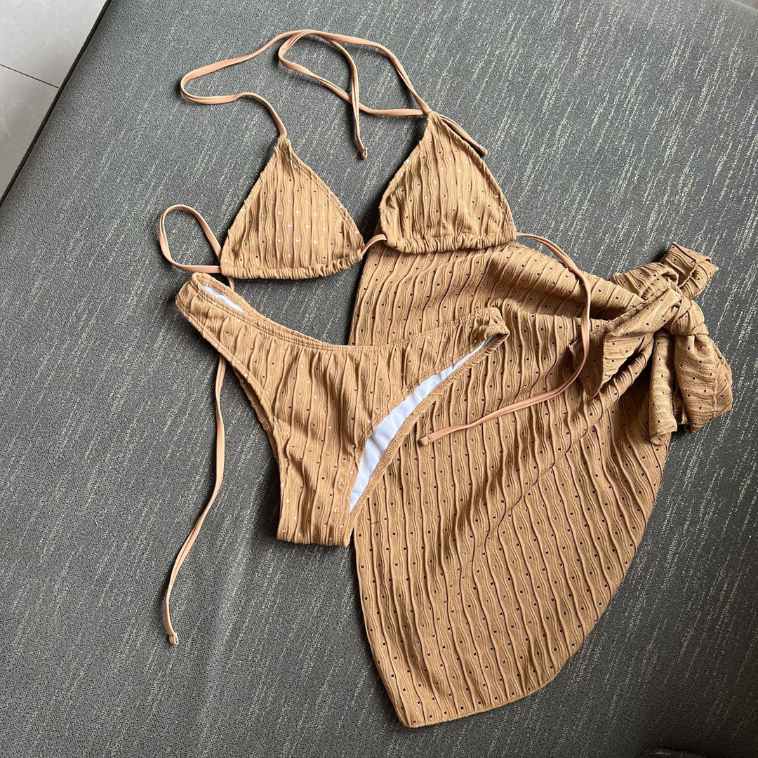 Damen Bikini-Set mit leicht glänzendem Design und verspieltem Wickelrock EB