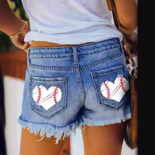 Damen Denim Shorts mit herzförmigen Baseball-Prints EB