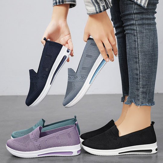 Damen Slip-On Sneakers mit atmungsaktivem Strickdesign und dämpfender Sohle EB