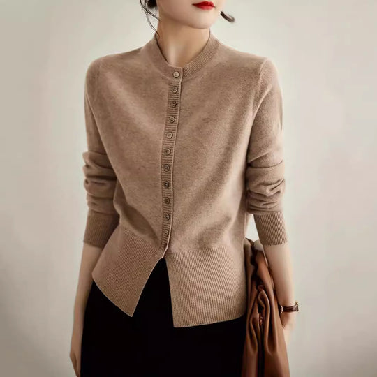 Damen modische Strickjacke mit Knopfleiste und Rippstrickdetails EB