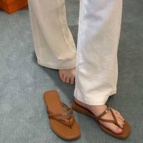 Damen Zehentrenner-Sandalen mit eleganten Riemchen und komfortablem Fußbett EB