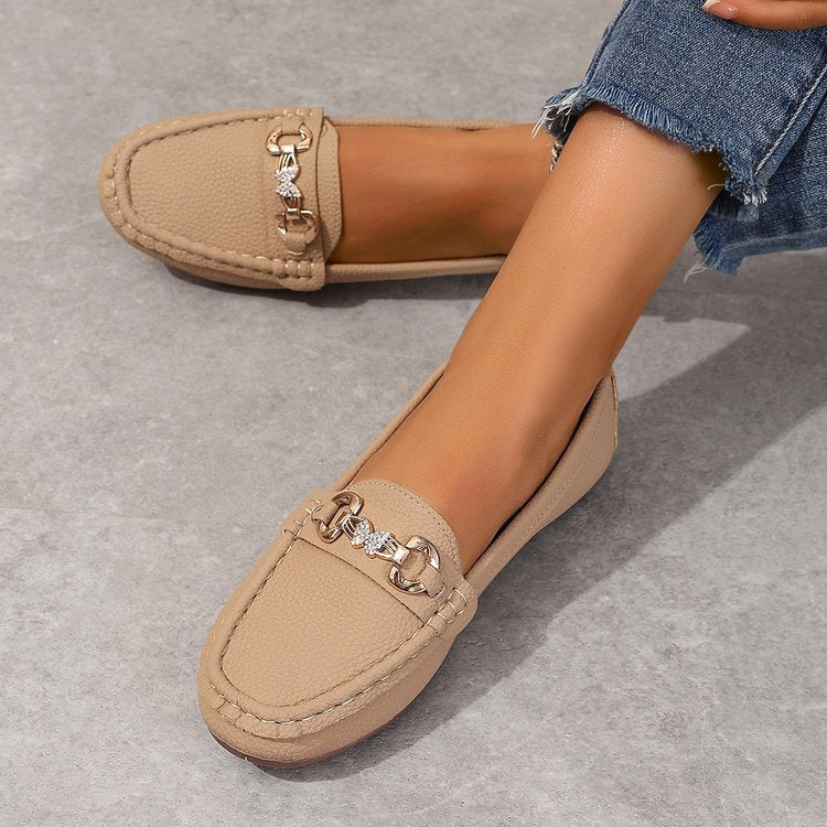 Damen elegante Mokassin-Slipper mit Zierkettchen und gepolstertem Komfortfußbett EB