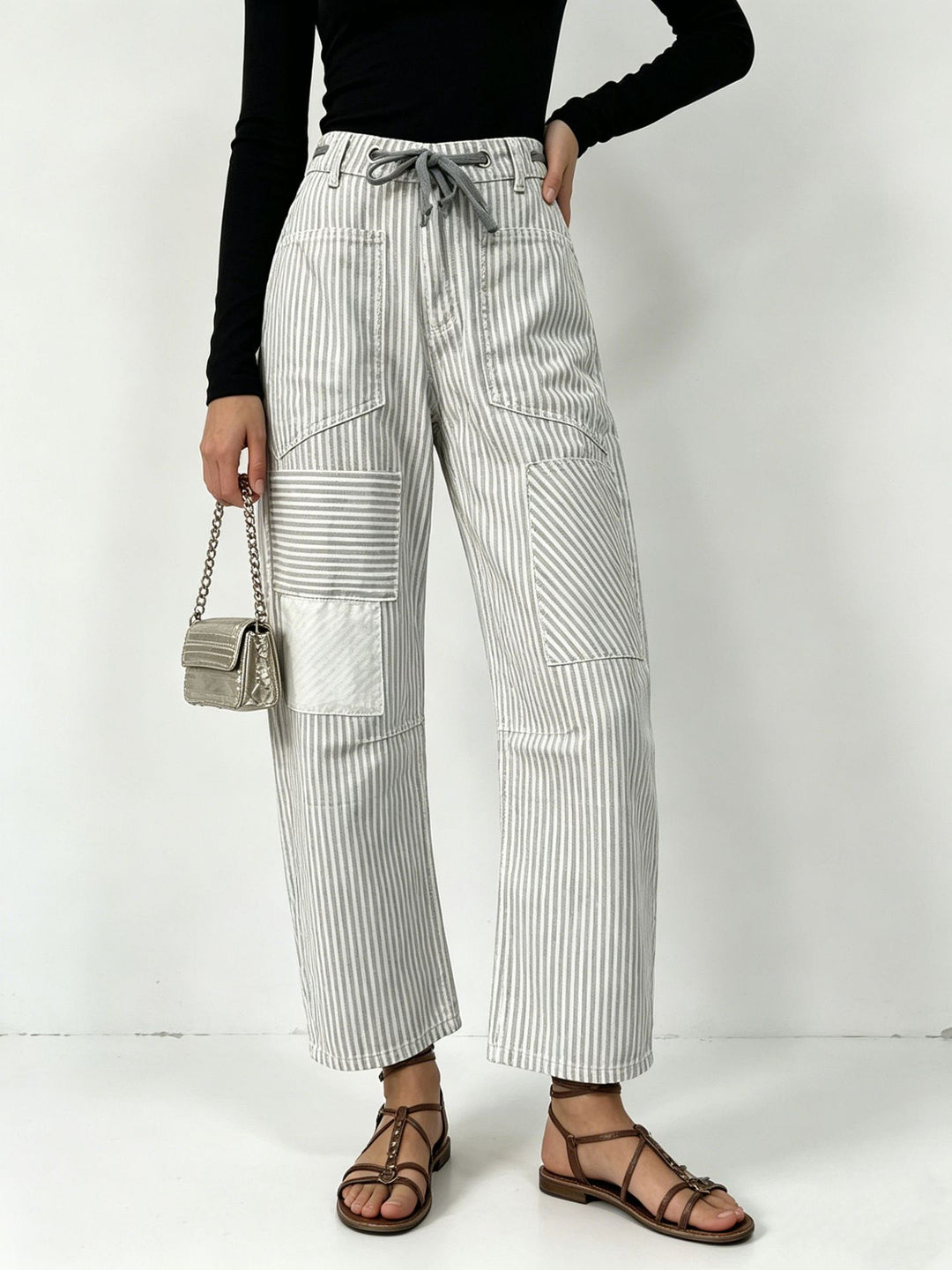 Damen nan High‑Waist Relaxed‑Hose mit vertikalem Streifenmuster, aufgesetzten Knie‑Patches und Kordelzug EB