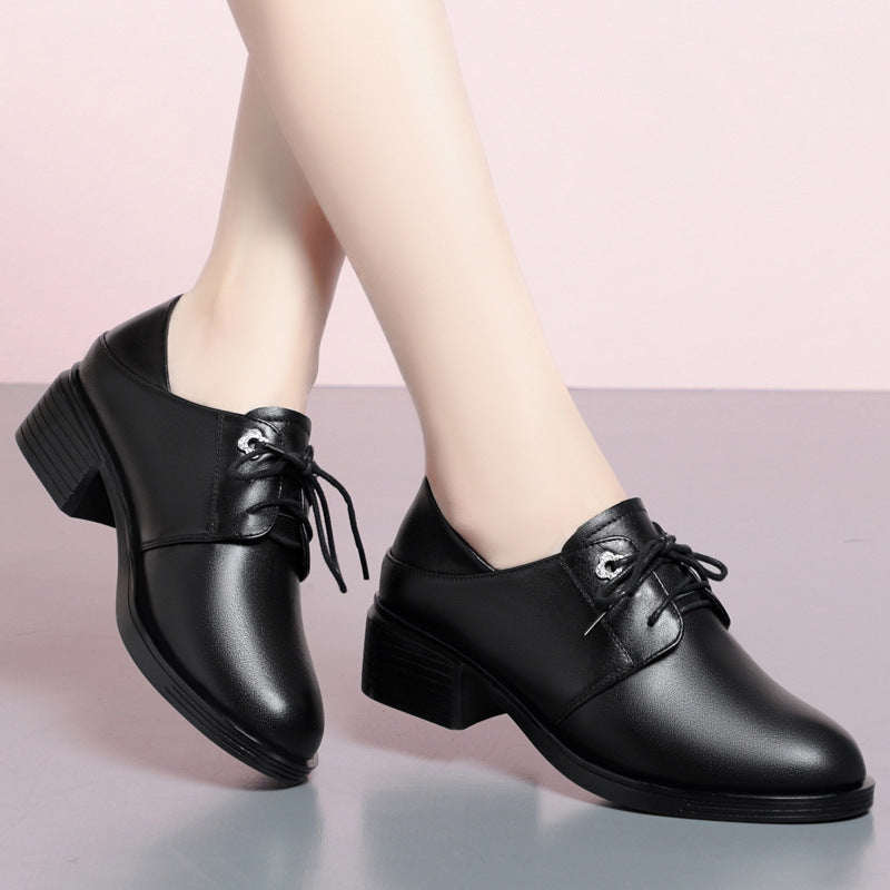 Damen Elegante Schnürschuhe mit Blockabsatz und modischem Detail EB