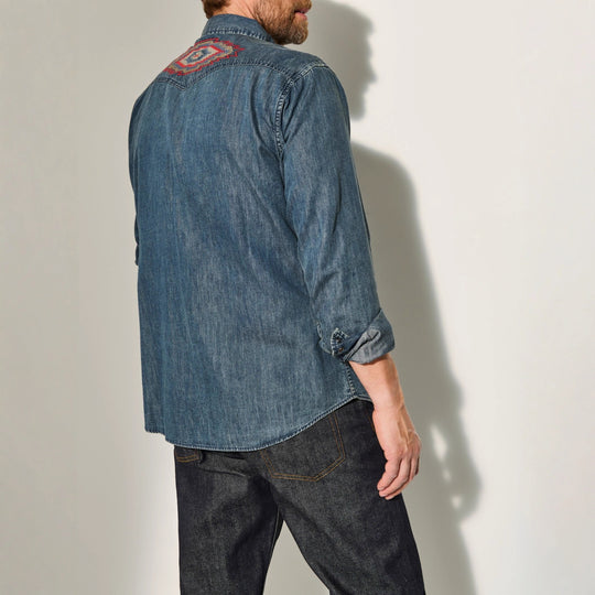 Herren Jeanshemden mit attraktivem Stickdesign EB