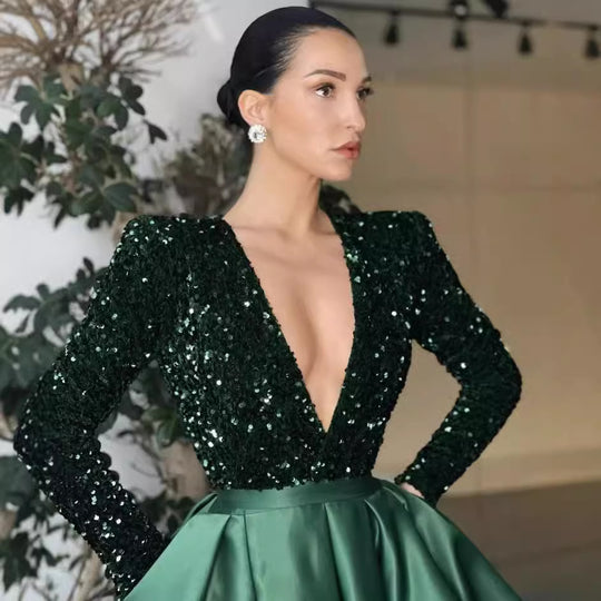 Damen Glamouröses Abendkleid mit tiefem V-Ausschnitt und hochgeschnittenem Rock EB