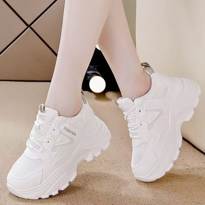 Damen Chunky Sneakers mit sportlichem Design und atmungsaktiver Obermaterialkombination EB