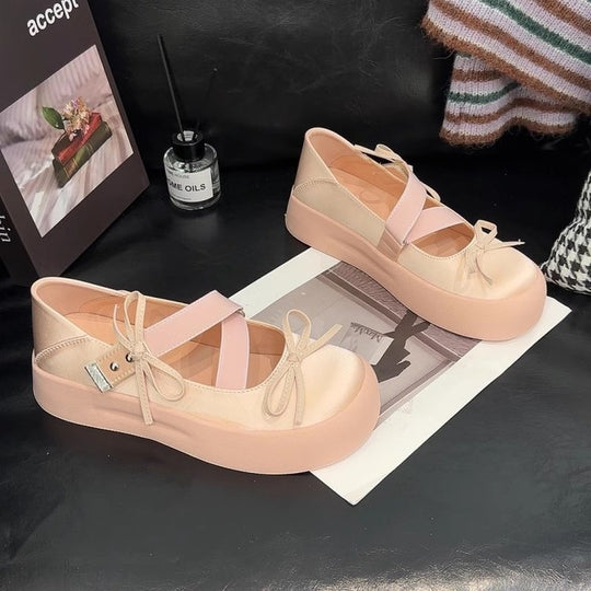 Damen Plateausneaker mit verstellbarem Riemen und dekorativen Schleifendetails EB