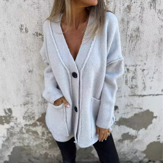 Damen kuschelige Strickjacke mit großen Taschen und Knopfdetails EB