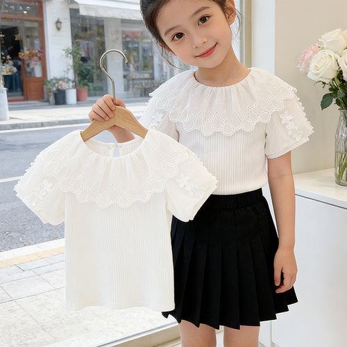 Mädchen modische Bluse mit voluminösem Tüllkragen und eleganten Details EB