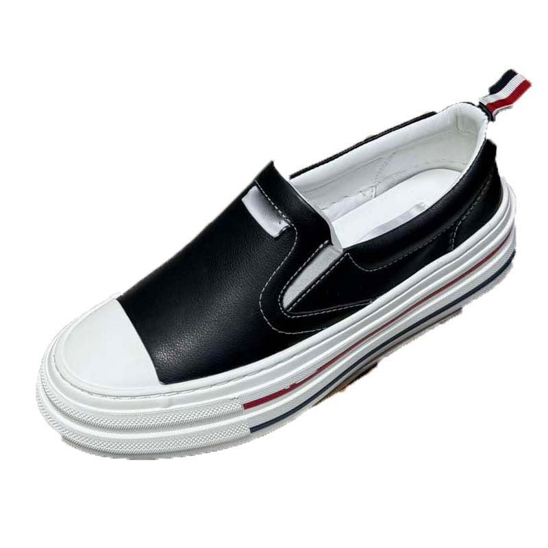 Damen Komfortable Slip-On Sneakers mit modischem Design und raffiniertem Sohlenprofil EB