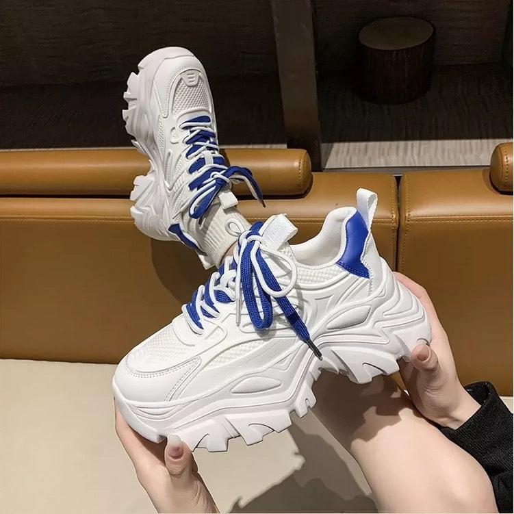 Damen Sportliche Sneaker mit dicker Sohle und einzigartigem Design EB
