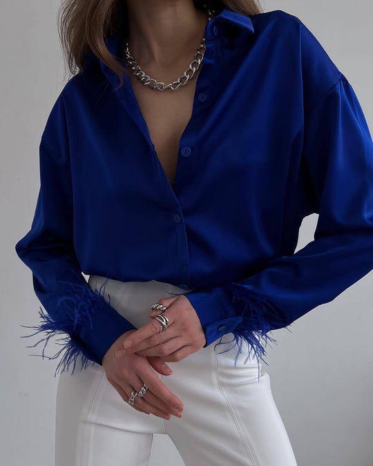 Damen Bluse mit extravaganten Federdetails und schimmerndem Satin EB