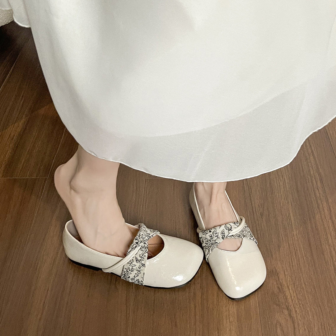 Damen Ballerinas mit elegantem Kreuzriemen und schickem textilem Akzent EB