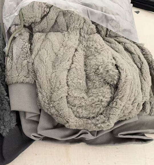 Damen nan kuscheliger Kapuzenpullover mit Zopfmuster Eingrifftaschen und Rippbündchen EB