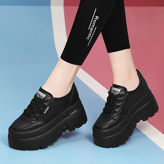 Damen Plateau-Sneaker mit rutschfester Sohle und modischer Schnürung EB