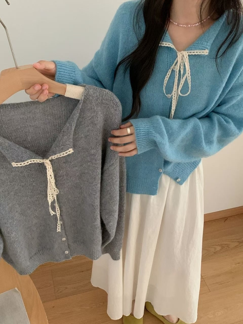 Damen Verspielte Strickjacke mit Schleifenverzierung EB