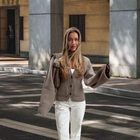 Damen Strickjacke mit eleganten Details und lässigem Schnitt EB