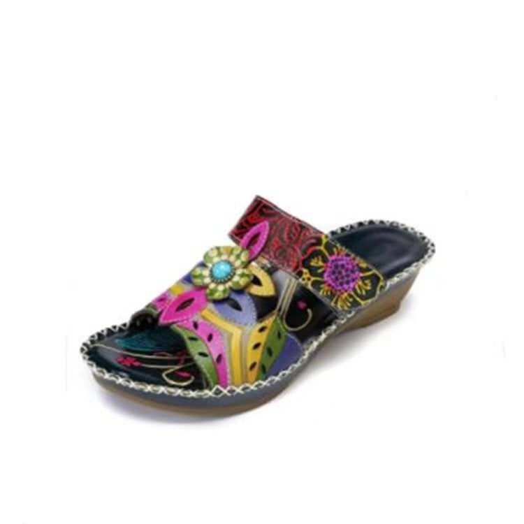 Damen komfortable Riemensandalen mit floralem Design und dekorativen Akzenten EB