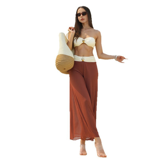 Damen Bandeau-Bikini mit elegantem Wickelrock und modischem Schmuckdetail EB