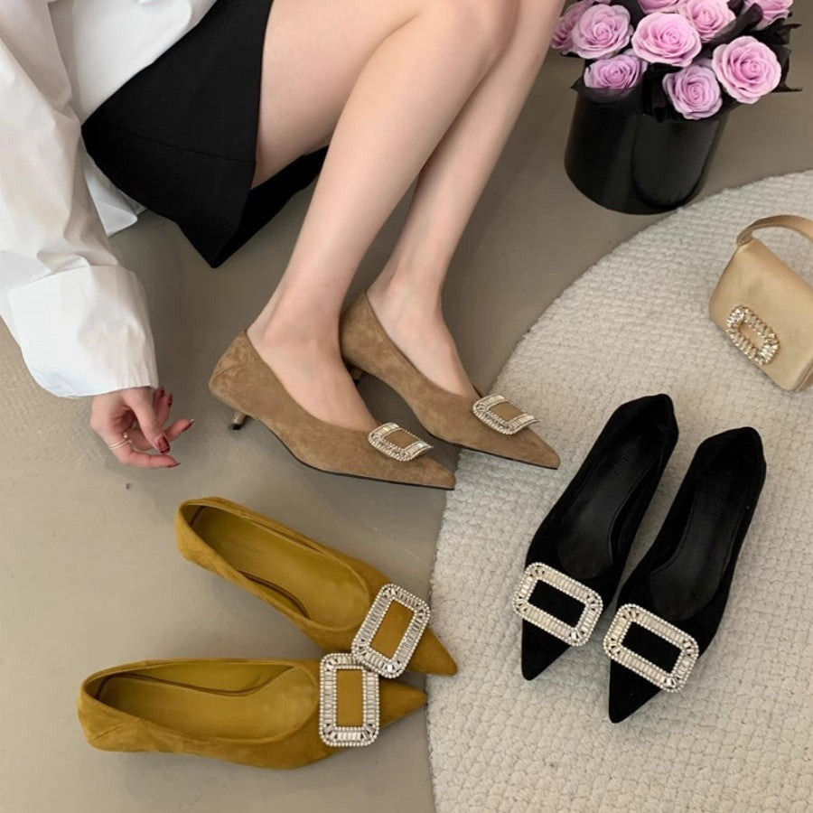Damen elegante spitze Ballerinas mit funkelndem Schmuckdetail EB