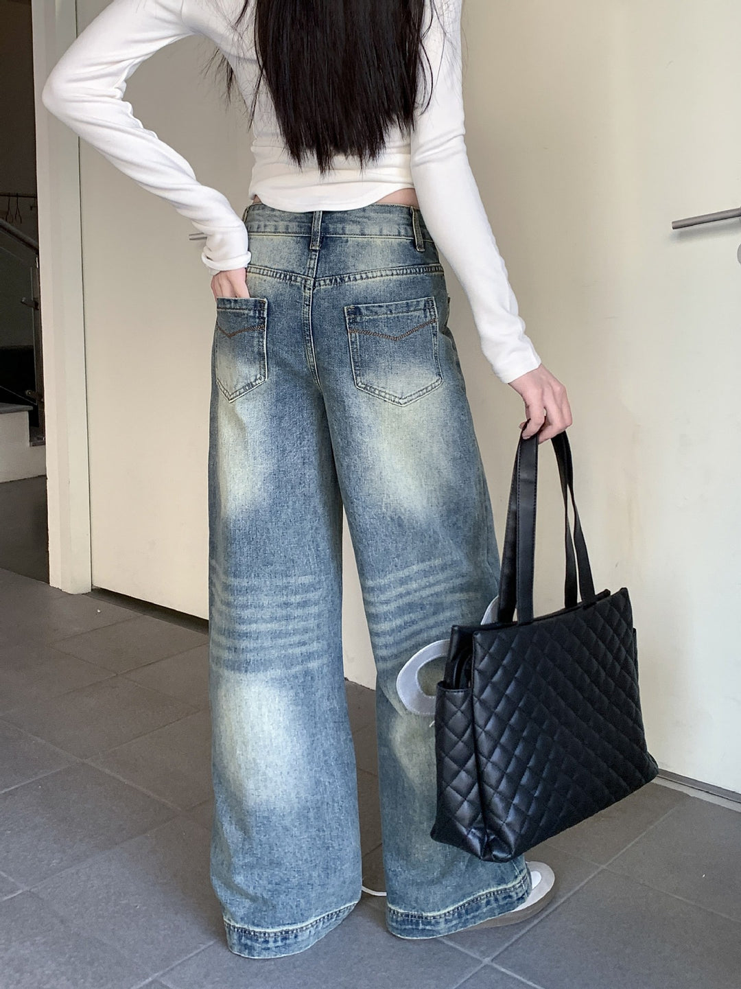 Damen weite Denim-Jeans im lässigen Stil mit modischen Waschungen EB