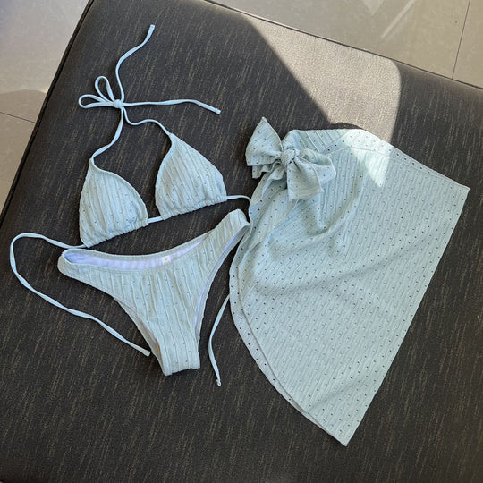 Damen Bikini-Set mit leicht glänzendem Design und verspieltem Wickelrock EB