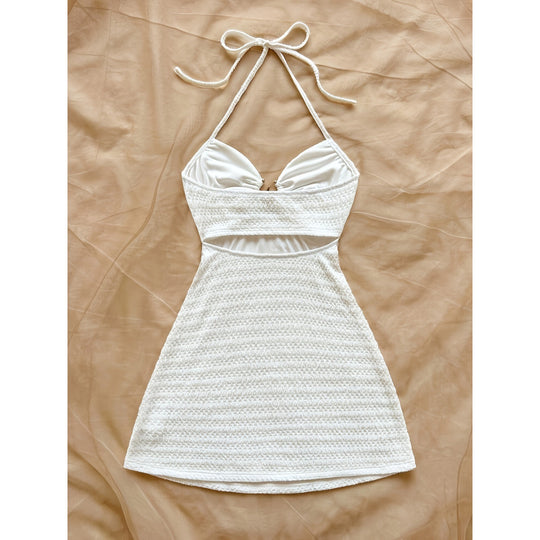 Damen Strandkleid mit raffinierten Trägern und dekorativem Schlitz EB