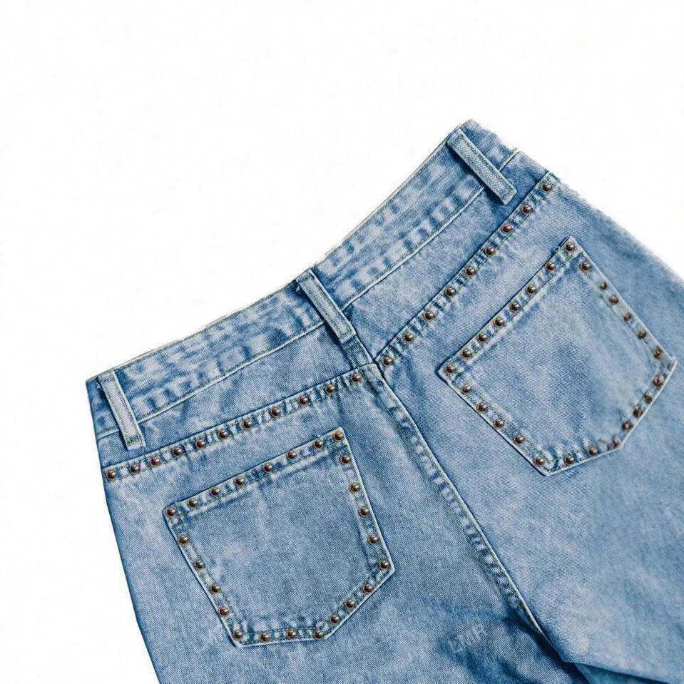 Damen Weite Denim-Jeans mit ausgefallenem Schnitt und dekorativen Knopfdetails EB