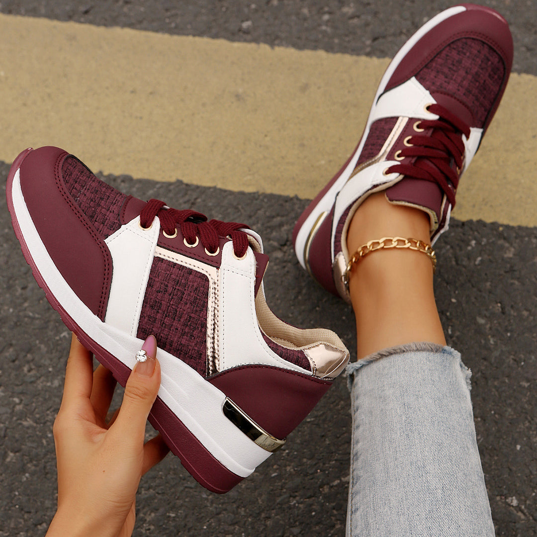 Damen sportive Keil-Sneaker mit strukturiertem Strickmix gepolstertem Komfortfußbett und goldenen Akzenten EB