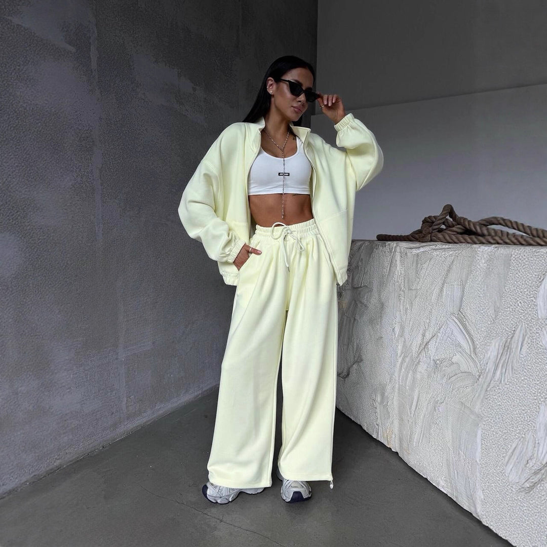 Damen oversized Sweatset mit Reißverschlussjacke und weiten Jogginghose Eichborn Berlin