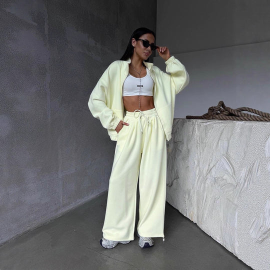 Damen oversized Sweatset mit Reißverschlussjacke und weiten Jogginghose Eichborn Berlin