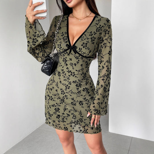 Damen nan tailliertes Netzstoff-Minikleid mit Samtflock-Blütenmuster, tiefem V-Ausschnitt und Schleifenapplikation EB
