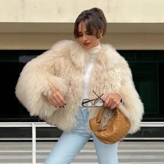 Damen Luxuriöse Felljacke mit voluminösen Ärmeln und elegantem Schnitt EB