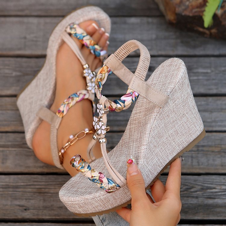 Damen Wedge-Sandalen mit floralem Detail und rutschfester Sohle EB